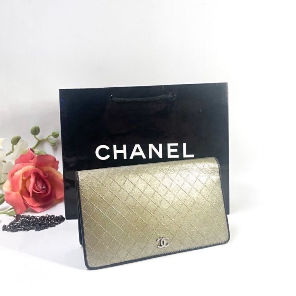 AUTHENTIC CHANEL BIFOLDβDIAMOND STITCH WALLETβGOLD